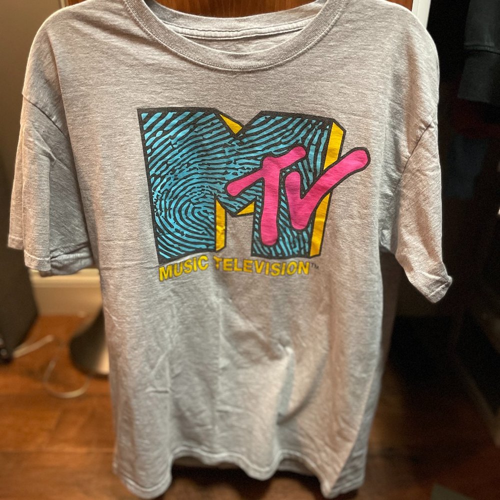 Women's Size Grey Retro MTV Graphic T-Shirt